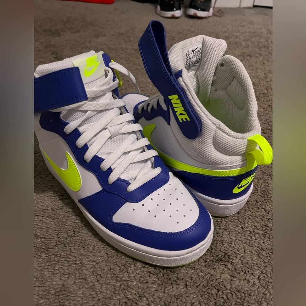 Nike Court Borough Mid 2